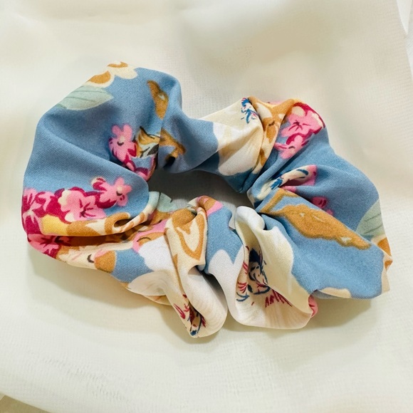 🛍️💢New!! 3 pcs Floral Women Girls Hair Tie 🥰🌼 - Picture 2 of 4